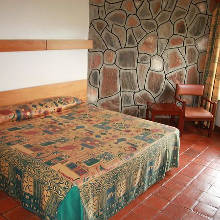 Ngulia Safari Lodge Tsavo Екстериор снимка