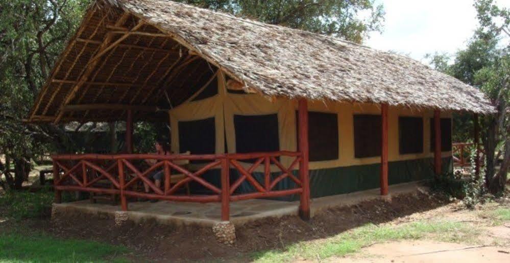 Ngulia Safari Lodge Tsavo Екстериор снимка